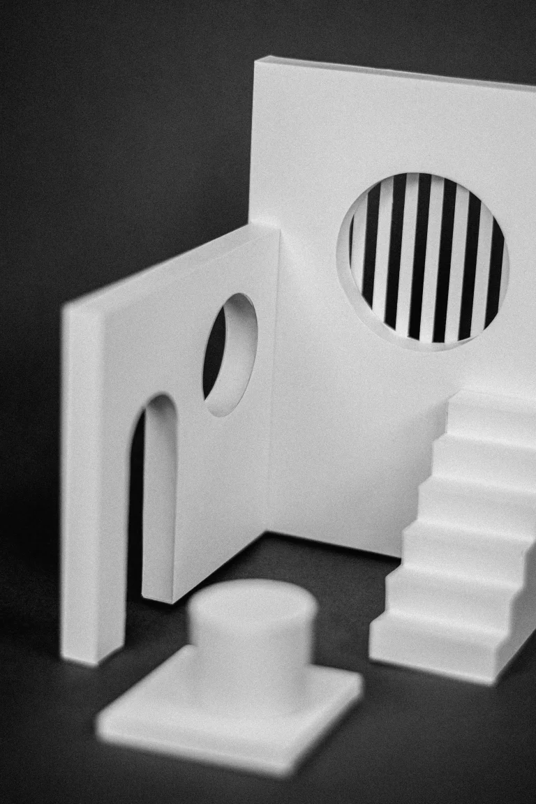 Suzanne - Set design géométrique en papier