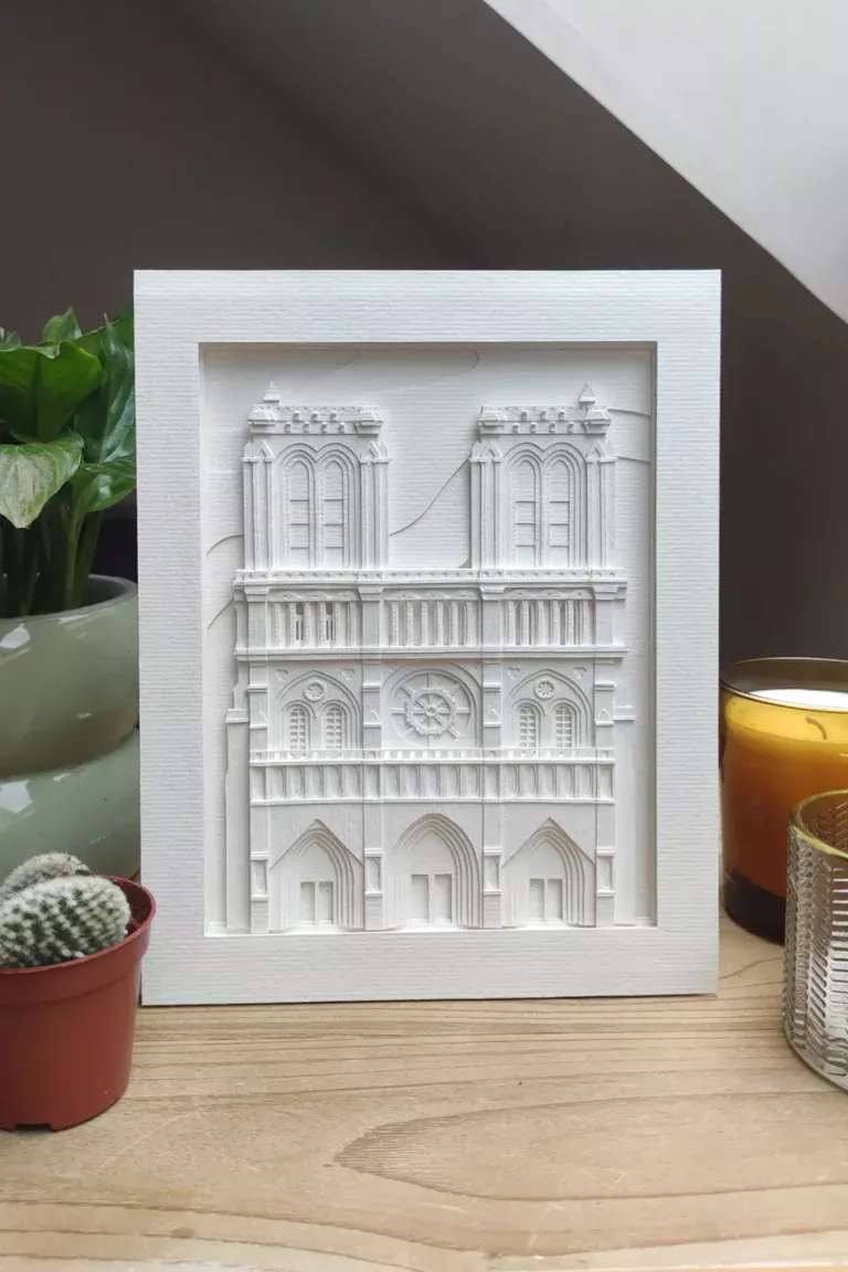 Notre-Dame - Cadre personnalisable en papier de monument