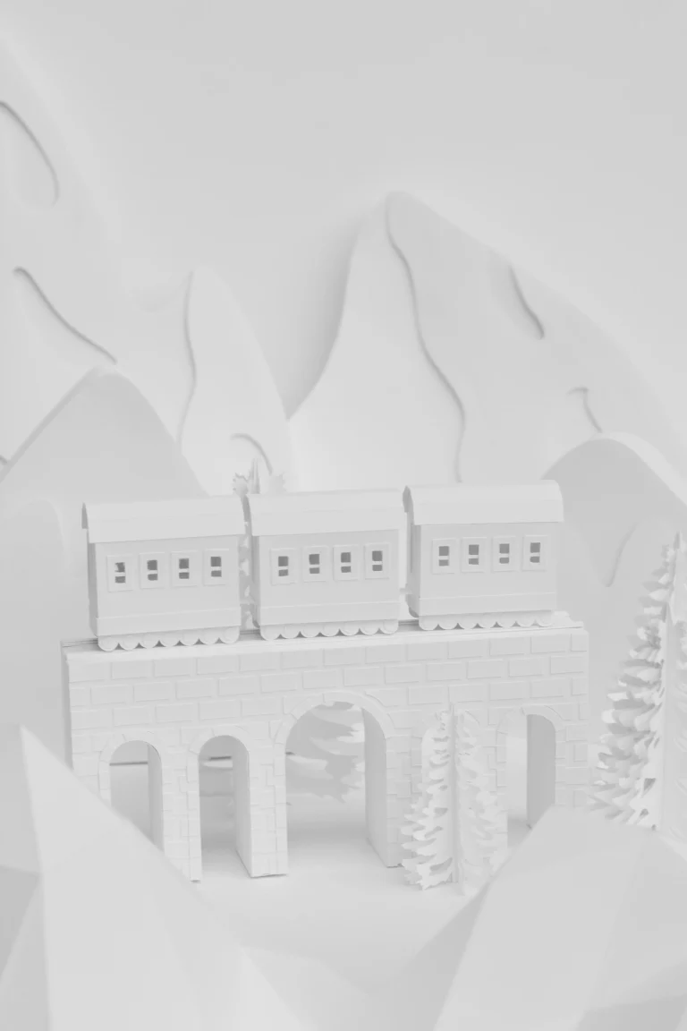 Zemestan - Set design montagne train en papier